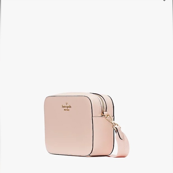 Kate Spade Madison Mini Camera Bag
COLOR:
Conch Pink
NWT - Picture 4 of 16